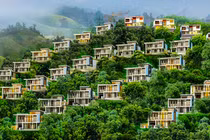 Resort, biệt thự 5 sao xẻ núi "treo trên đầu dân" ở Nha Trang 