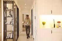 Đàm Vĩnh Hưng kiếm tiền từ đại diện thương hiệu, quảng cáo ra sao?