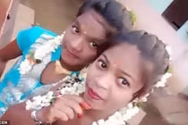 Ám ảnh hình selfie của hai thiếu nữ trước khi nhảy xuống giếng tự tử