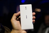 Nokia 9 bất ngờ xuất hiện với mặt trước "tai thỏ"