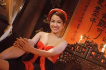 Hài Tết toàn hot girl khoe thân hở hang, vì sao vẫn cấp phép?