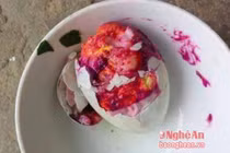 Sự thật về trứng vịt dị thường đỏ như máu gây sốc