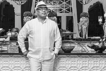 Đại gia Khải Silk bị tố bán khăn nguồn gốc "không rõ ràng" là ai?