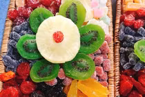 Mứt Tết Trung Quốc giá bèo, đội lốt "nhà làm" tràn ngập thị trường