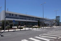 Bên trong sân bay ma giá bèo Trung Quốc vừa mua