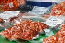 Tôm khô sinh thái giá 1,6 triệu đồng/kg vẫn bán chạy vèo vèo