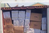 Sốc: Cả container hàng hiệu LV, Adidas nhập từ... Trung Quốc