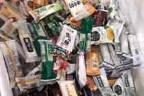 Kem Trung Quốc rẻ bèo 3.000 đồng đổ bộ thị trường Việt