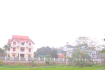 Đình chỉ nhiều lần, biệt thự không phép trên đất công vẫn hiên ngang