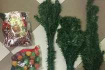 Cây thông Noel Trung Quốc siêu rẻ bán tràn thị trường