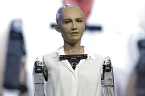 Tuyên bố sốc của robot được cấp quyền công dân đầu tiên thế giới