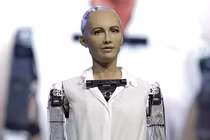 Tuyên bố sốc của robot được cấp quyền công dân đầu tiên thế giới