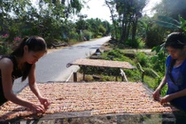 Về chợ "vũ nữ chân dài" ở An Giang mùa nước nổi