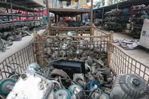 Sự thật giật mình “thiên đường đồ Nhật” dưới gầm cầu Thăng Long