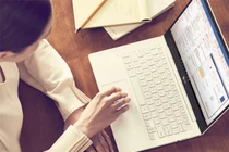 LG "chơi lớn": Laptop dùng nguyên ngày không cần sạc