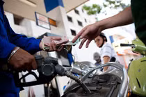 Tăng thuế bảo vệ môi trường, giá xăng sắp tăng kỷ lục?