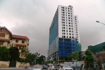 Soi lại sai phạm của cao ốc 8B Lê Trực đang bị cưỡng chế