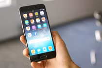 Bphone 3 có camera đơn, dùng thuật toán Google để xóa phông