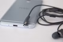 Smartphone Android không giắc tai nghe là một thảm họa