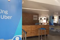 Lo chuyện Uber sáp nhập Grab, tài xế nháo nhào tìm đến văn phòng