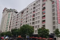 Quận Cầu Giấy mong dân hạ băng rôn phản đối bãi đỗ trong công viên