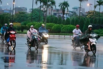 Cả nước có mưa, miền Bắc nguy cơ tố lốc