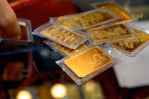 Ngân hàng đầu tiên xin "chấm dứt" hoạt động kinh doanh vàng miếng