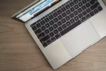 Ổ SSD trong Macbook Pro 13 inch dính lỗi gây mất dữ liệu