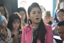 Tòa công bố số dư tài khoản, hỏi bà Thảo việc rút 2.100 tỷ