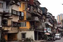 Tòa nhà cũ trên miếng đất vàng: Đại gia 10 năm thèm muốn