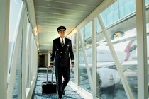 Emirates tuyển phi công tại Việt Nam: Lương cao, cấp nhà Dubai