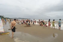 Hấp 14 kg tôm lấy tiền công 2,8 triệu: Truyền kỳ "chặt chém"