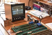 Chiếc máy tính đầu tiên của Apple được định giá 600.000 USD