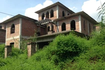 Đổ tiền mua biệt thự cao cấp, ký xong hợp đồng lỗ ngay 1 tỷ