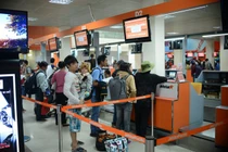 Mua vé Jetstar không được bay, khách livestream quyết đòi xin lỗi