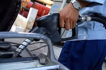 Giá xăng tăng gần 600 đồng/lít từ chiều nay