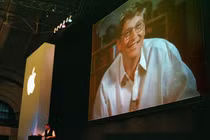 Steve Jobs và Bill Gates: Mối quan hệ kỳ thú của làng công nghệ