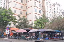 Cận cảnh KĐT Trung Hòa – Nhân Chính: Chật chội, lụp xụp, bức bối