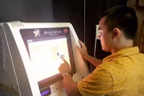 TP.HCM: Mua bán Bitcoin nhộn nhịp bất chấp gần ngày bị cấm