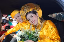 Choáng khối tài sản khổng lồ của ca sỹ chuyển giới Lâm Khánh Chi