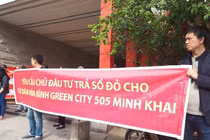 Ở 3 năm chưa có “sổ đỏ”, cư dân Hòa Bình Green City "xuống đường"