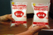 Hàng trăm gói bột ngọt giả nhãn hiệu Ajinomoto