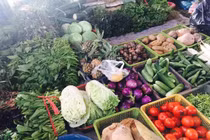 Bão số 10 đổ bộ vào đất liền: Thực phẩm rục rịch "nhảy" giá