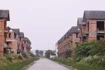 Nghịch lý nhiều dự án bỏ hoang giữa cơn sốt đất nền Hà Nội