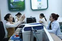 Nhà mạng biến hàng triệu khách hàng thành chủ sim "ma"