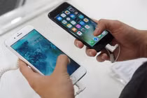 Apple, Google thu đổi iPhone cũ giá rẻ mạt