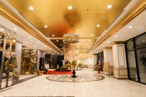 Khách sạn dát vàng lớn nhất VN gây xôn xao ở Trung Quốc