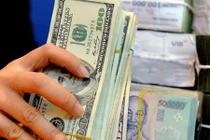 Ngân hàng ầm ầm giảm lãi suất