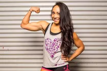 Bị sàm sỡ trên phố, cô gái tung cước khiến "yêu râu xanh" khiếp vía