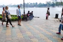 Cận cảnh “chiếc áo vá” hơn 20 loại gạch, đá lát ở Hồ Gươm